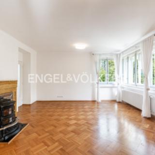 Pronájem rodinného domu 277 m² Praha