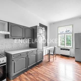 Pronájem bytu 1+1 43 m² Praha, Lumírova