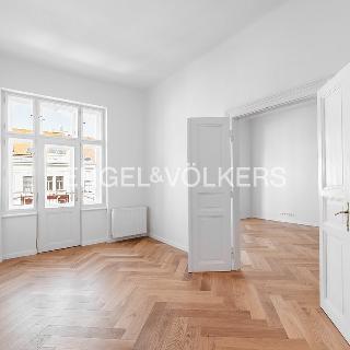 Pronájem bytu 3+kk 72 m² Praha, Korunovační