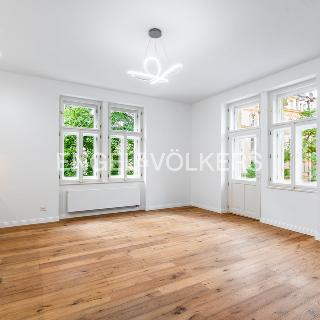 Pronájem bytu 3+kk 98 m² Praha, Třebízského