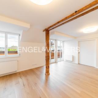 Pronájem bytu 5+kk 136 m² Praha