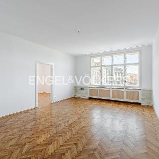 Pronájem bytu 3+1 110 m² Praha, Svatovítská