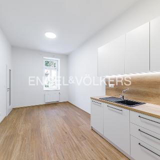 Pronájem bytu 2+kk 41 m² Praha, U Santošky