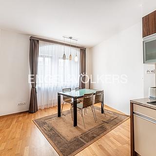 Pronájem bytu 2+1 85 m&sup2; Praha