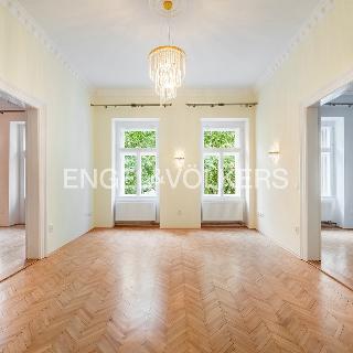 Pronájem bytu 4+1 136 m² Praha