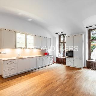 Pronájem bytu 2+1 126 m² Praha, Malostranské nábřeží