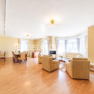 Pronájem vily 304 m² Praha