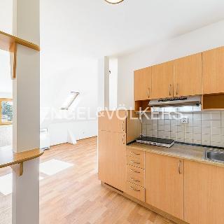 Pronájem bytu 1+kk a garsoniéry 34 m² Praha, Ke Krči