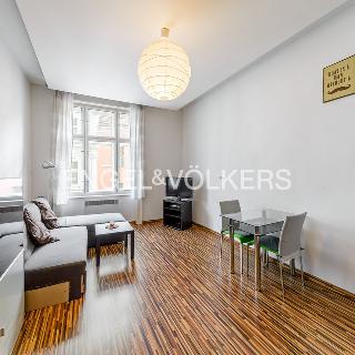 Pronájem bytu 2+kk 51 m² Praha, Černomořská