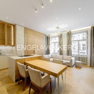 Pronájem bytu 3+kk 81 m² Praha, U obecního dvora