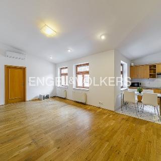 Pronájem bytu 3+kk 91 m² Praha, Pobřežní