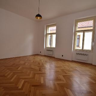 Pronájem bytu 2+1 78 m² Písek, Chelčického