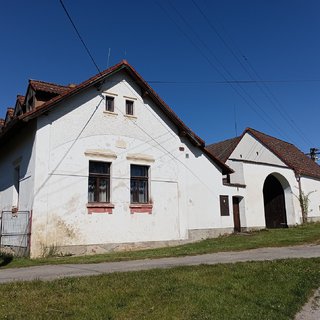 Prodej rodinného domu 1 894 m² Malšice