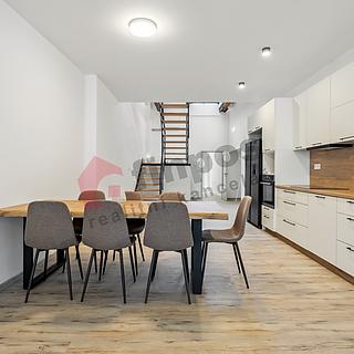 Pronájem bytu 3+kk 121 m&sup2; Benešov