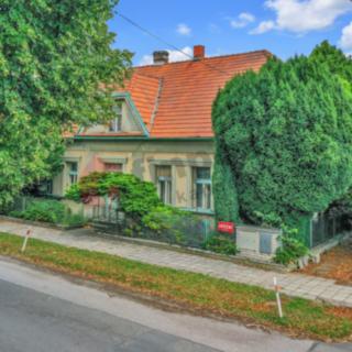 Prodej rodinného domu 244 m&sup2; Městec Králové