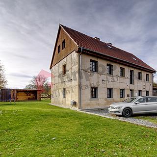 Prodej rodinného domu 230 m&sup2; Ledce