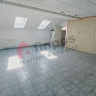 Pronájem obchodu 87 m² Kamenice, Ringhofferovo náměstí