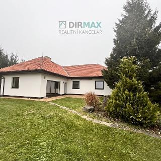 Pronájem rodinného domu 115 m² Lužany, 