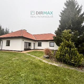 Pronájem rodinného domu 115 m² Lužany, 