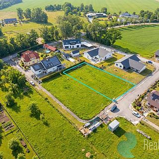 Prodej stavební parcely 955 m&sup2; Lipí