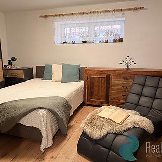 Prodej bytu 2+1 78 m&sup2; Chvalovice