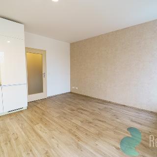 Prodej bytu 1+kk a garsoniéry 32 m² Praha, Ungarova