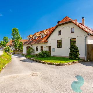 Prodej hotelu a penzionu 295 m² Benešov nad Černou, 