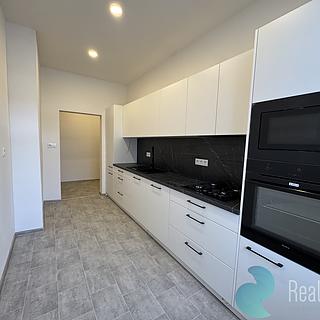 Pronájem bytu 2+1 70 m&sup2; České Budějovice