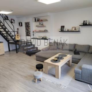 Pronájem bytu 2+kk 65 m² Hradec Králové, Velké náměstí