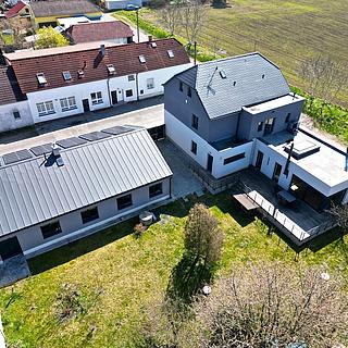 Prodej rodinného domu 302 m&sup2; Rudná