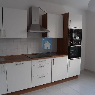 Pronájem bytu 3+1 74 m² Plzeň, Jesenická