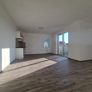 Pronájem bytu 2+kk 88 m² Plzeň, Železniční