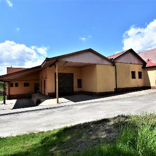 Prodej výrobního objektu 995 m² Pernarec, 