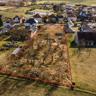 Prodej stavební parcely 3 372 m² Přeštice, 