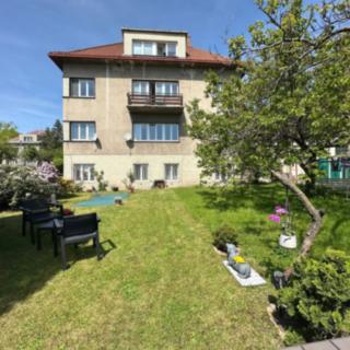 Prodej rodinného domu 235 m² Praha, U krbu