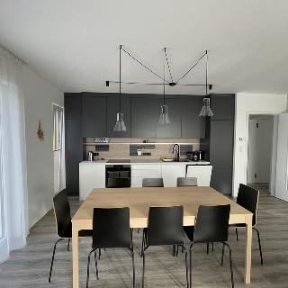 Pronájem bytu 3+kk 91 m² Klíčany, 