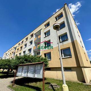 Prodej bytu 1+1 36 m² Hostomice, Školní náměstí