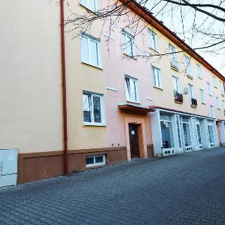 Prodej bytu 3+1 54 m² Štětí, Školní