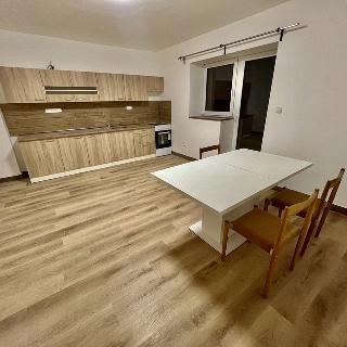 Pronájem bytu 2+1 85 m² Hranice, Hřbitovní