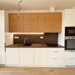 Pronájem bytu 1+kk a garsoniéry 40 m² Třebíč, Okružní