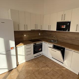 Pronájem bytu 2+kk 68 m&sup2; Třebíč