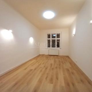 Pronájem bytu 3+kk 78 m² Praha