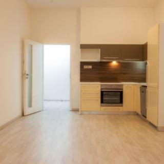 Pronájem bytu 1+kk a garsoniéry 30 m² Ostrava Moravská, Poštovní