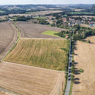 Prodej komerčního pozemku 33 557 m² Soutice