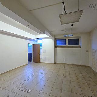 Pronájem obchodu 39 m&sup2; Týnec nad Sázavou
