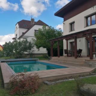 Pronájem rodinného domu 200 m² Benešov