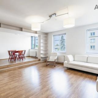 Pronájem bytu 5+1 a více 140 m² Benešov