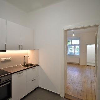 Pronájem bytu 1+1 32 m² Praha, U Nikolajky