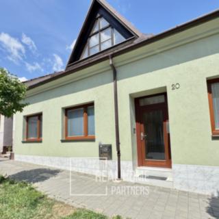 Pronájem rodinného domu 207 m² Brno