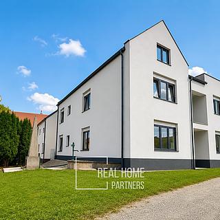 Prodej bytu 3+kk 70 m&sup2; Prusy-Boškůvky
